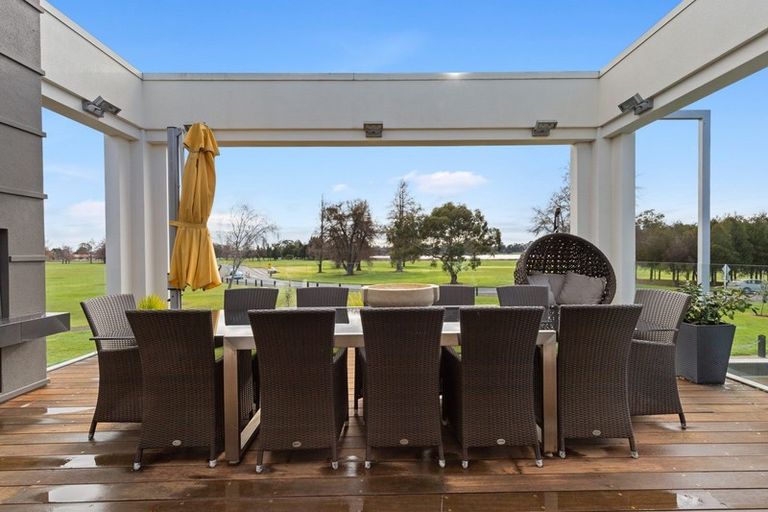 Photo of property in 169 Lake Crescent, Hamilton Lake, Hamilton, 3204