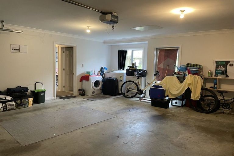 Photo of property in 3 Trelawn Place, Cockle Bay, Auckland, 2014