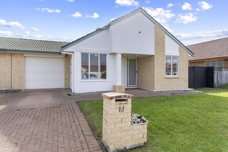 Photo of property in 11 Fernbrook Close, Burswood, Auckland, 2013