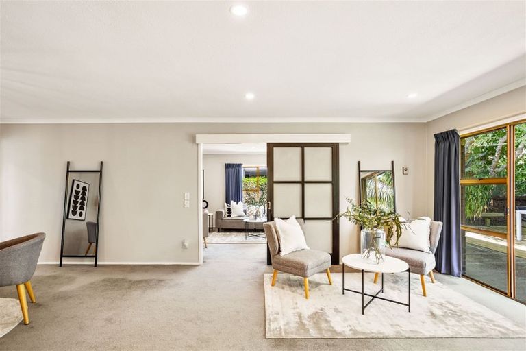 Photo of property in 63 Becroft Drive, Forrest Hill, Auckland, 0620