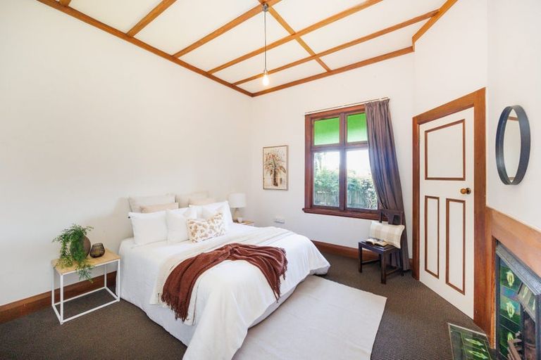 Photo of property in 110 Featherston Street, Takaro, Palmerston North, 4412