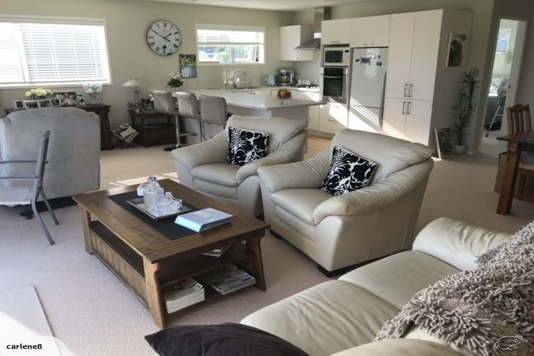 Photo of property in 4 Marina View, Paremata, Porirua, 5026