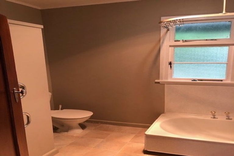 Photo of property in 165 Victoria Avenue, Hokowhitu, Palmerston North, 4410