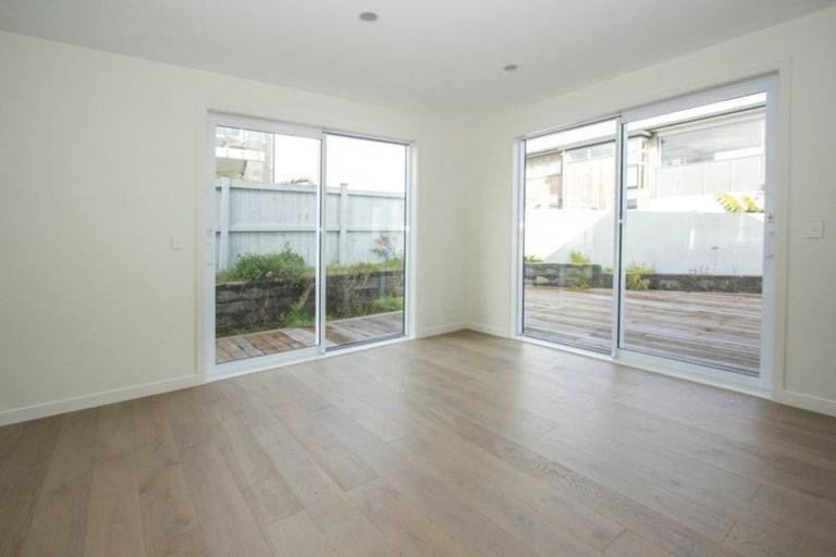 Photo of property in 16 Milano Boulevard, Karaka, Papakura, 2113
