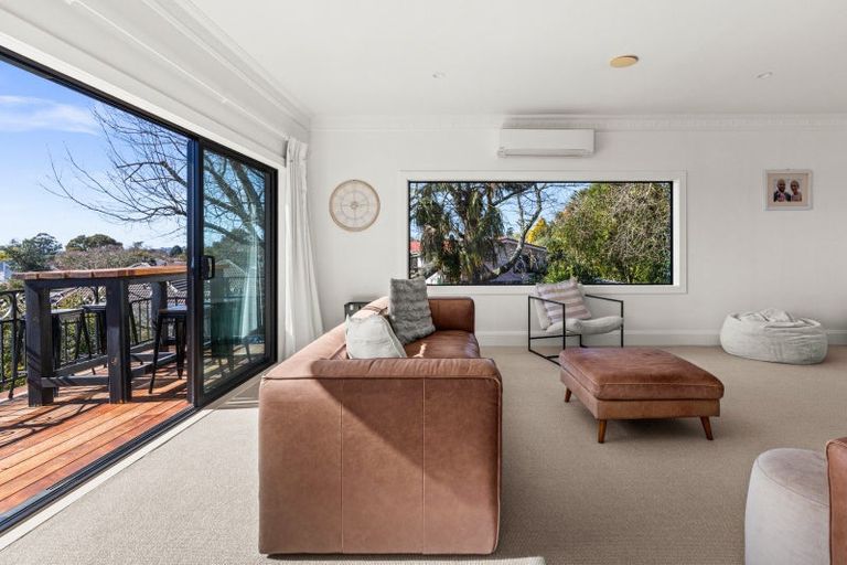 Photo of property in 73 James Cook Street, Havelock North, 4130