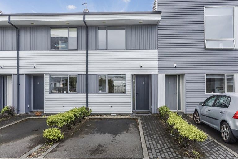 Photo of property in 9/2 Stone Street, Miramar, Wellington, 6022