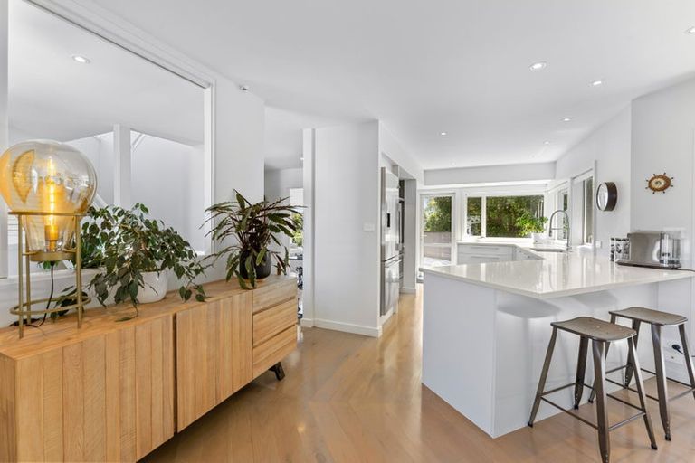 Photo of property in 2/20 Gulf View Road, Murrays Bay, Auckland, 0630