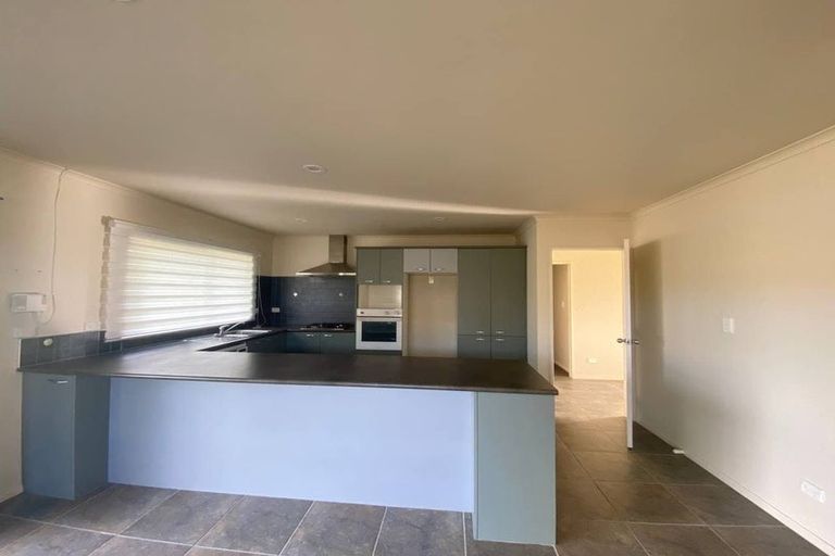 Photo of property in 44 Wayne Francis Drive, East Tamaki, Auckland, 2016