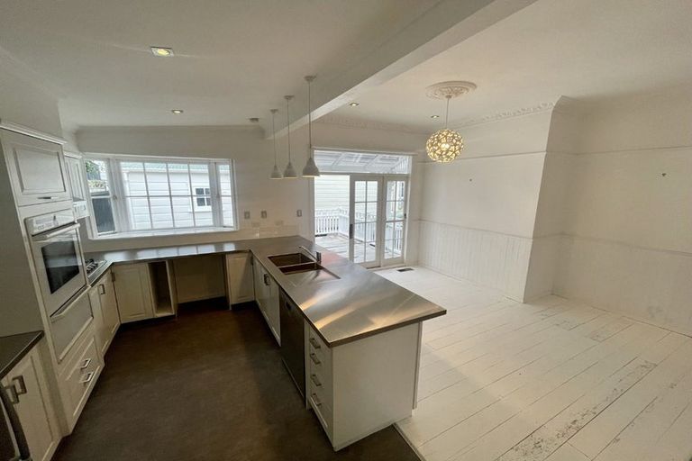 Photo of property in 9 Calgarry Avenue, Thorndon, Wellington, 6011