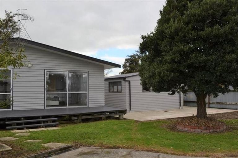 Photo of property in 24 Apollo Parade, Milson, Palmerston North, 4414