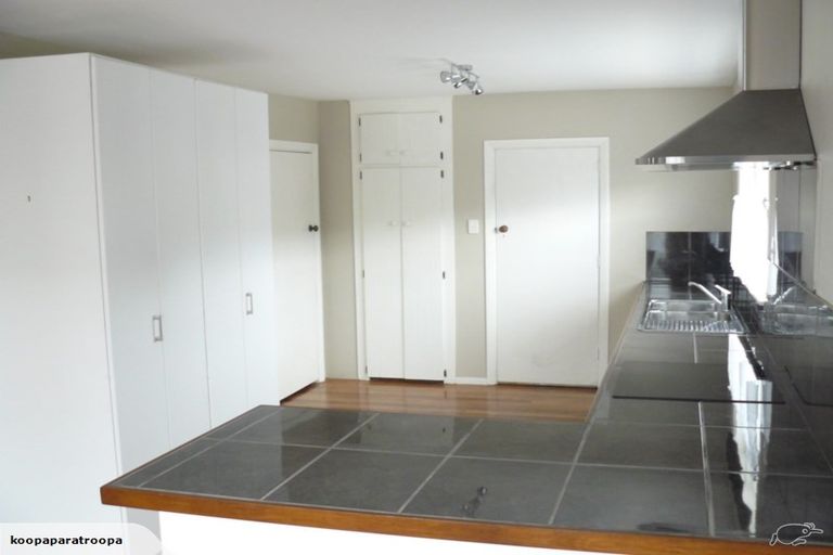 Photo of property in 18 Centaurus Road, Cashmere, Christchurch, 8022