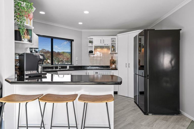 Photo of property in 8 Elmbridge Place, Owhata, Rotorua, 3010