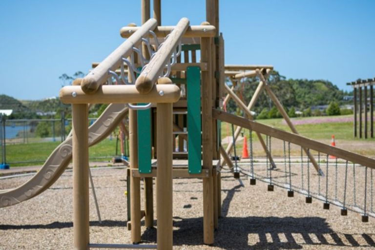 Photo of property in 44a Waikite Road, Welcome Bay, Tauranga, 3112