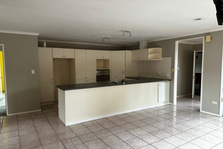 Photo of property in 1/47 Carnoustie Drive, Wattle Downs, Auckland, 2103
