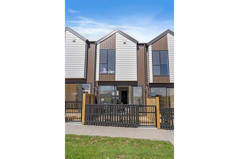 Photo of property in 85 Waipuhinui Way, Wiri, Auckland, 2104