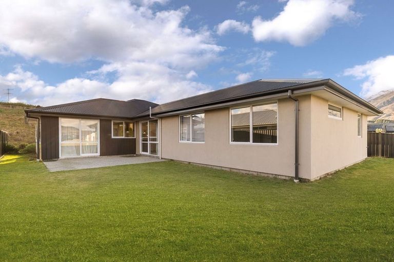 Photo of property in 39 Peterley Road, Lower Shotover, Queenstown, 9304