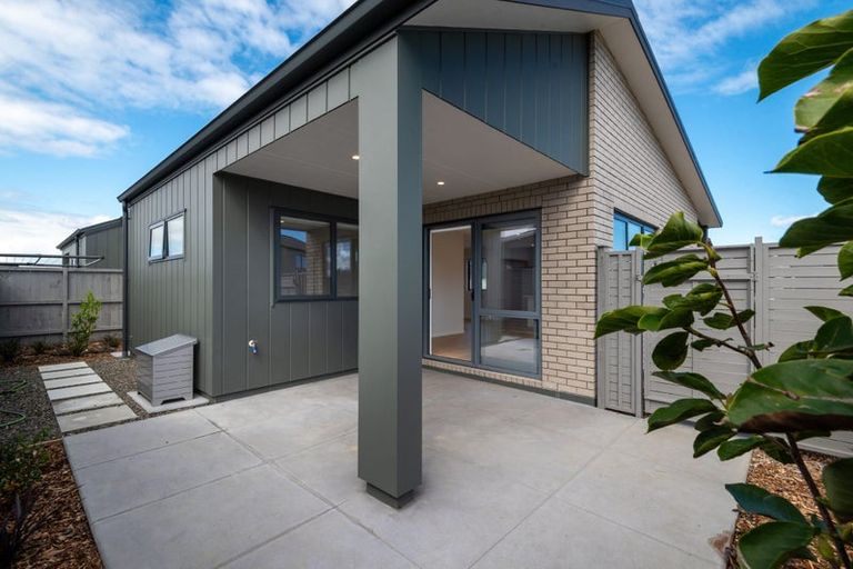 Photo of property in 25 Viridian Avenue, Rosehill, Papakura, 2113