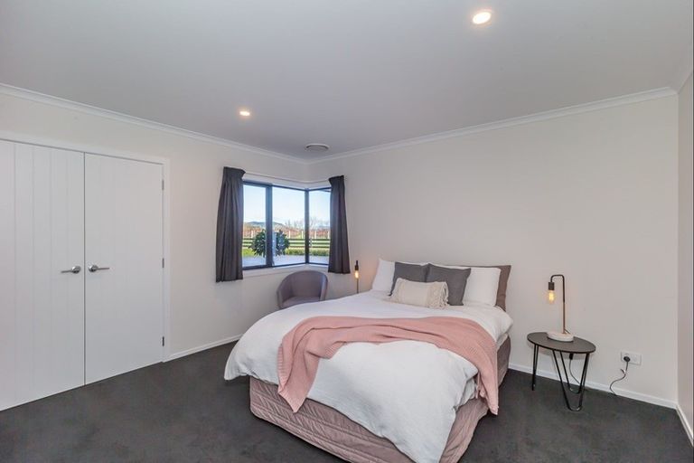 Photo of property in 30 Ohau Gravels Way, Ohau, Levin, 5570