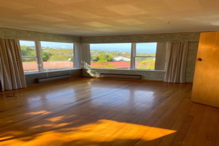 Photo of property in 21 Montana Avenue, Murrays Bay, Auckland, 0630