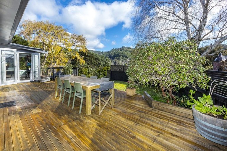 Photo of property in 2 Hobbit Lane, Pinehaven, Upper Hutt, 5371