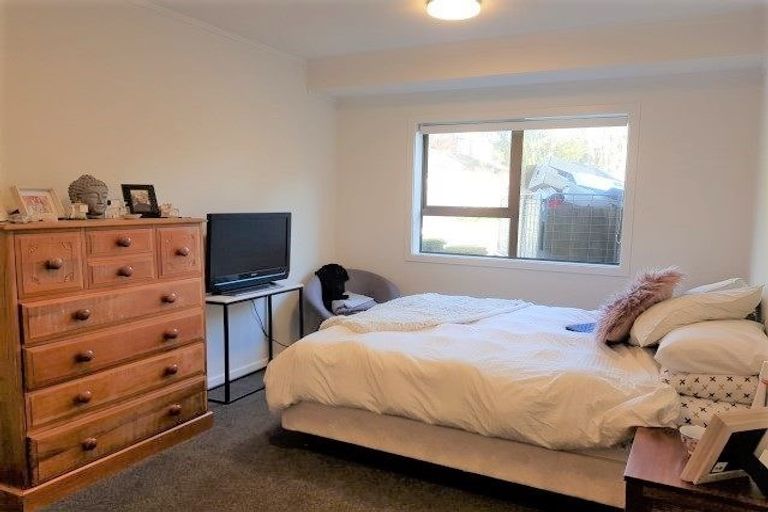 Photo of property in 3 Oak Avenue, Paremata, Porirua, 5024