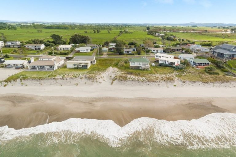 Photo of property in 425 Pukehina Parade, Pukehina, Te Puke, 3189