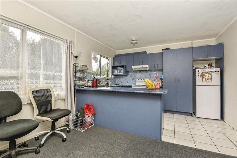 Photo of property in 2/52 Te Kanawa Crescent, Henderson, Auckland, 0610