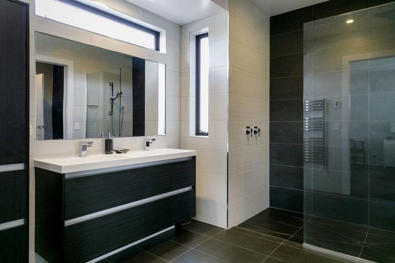 Photo of property in 12 Pukenamu Road, Rainbow Point, Taupo, 3330