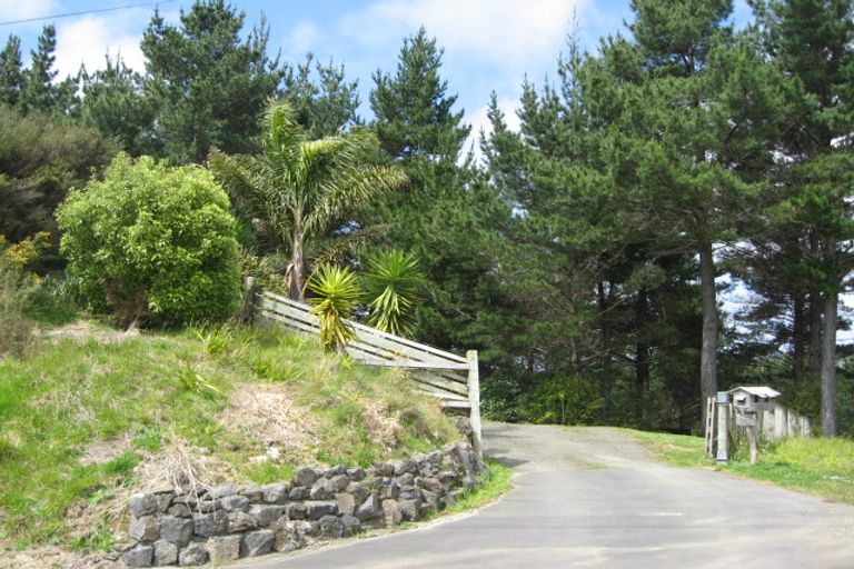 Photo of property in 58 Bethells Road, Waitakere, Auckland, 0782