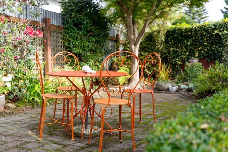 Photo of property in 25b Pehi Kupa Street, Waikanae, 5036