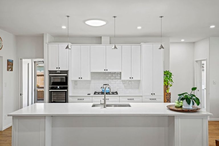 Photo of property in 27 Providence Place, Redwood, Christchurch, 8051