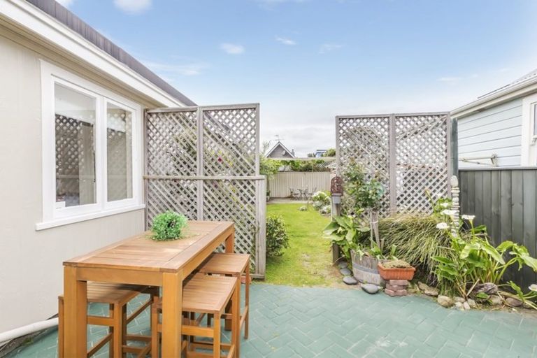 Photo of property in 13 Ferry Street, Seatoun, Wellington, 6022