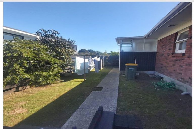 Photo of property in 2/766 Beach Road, Browns Bay, Auckland, 0630