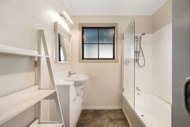 Photo of property in 9 Perrow Street, Wanaka, 9305