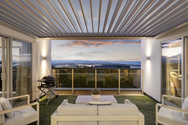 Photo of property in 241 Mount Pleasant Road, Mount Pleasant, Christchurch, 8081