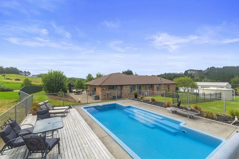 Photo of property in 306f Inland Road, Helensville, 0875