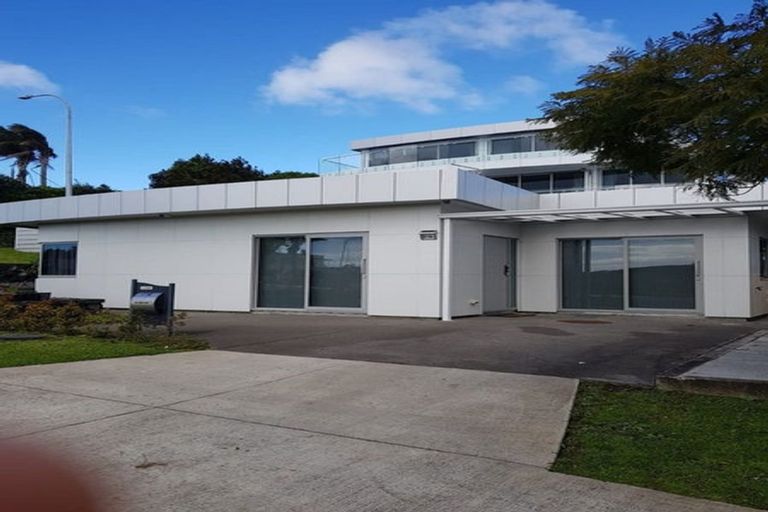 Photo of property in 42 Archers Road, Glenfield, Auckland, 0629