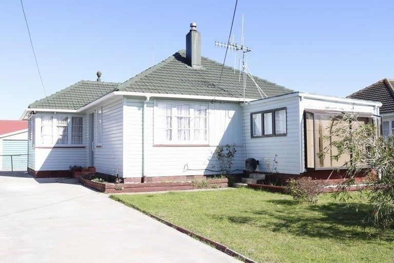 Photo of property in 93 Swiss Avenue, Gonville, Whanganui, 4501