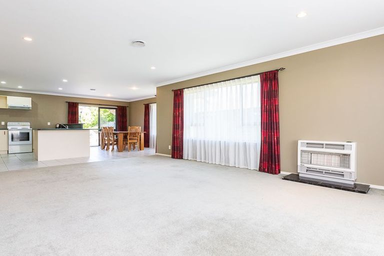 Photo of property in 11 Royal Oak Drive, Kelvin Grove, Palmerston North, 4414