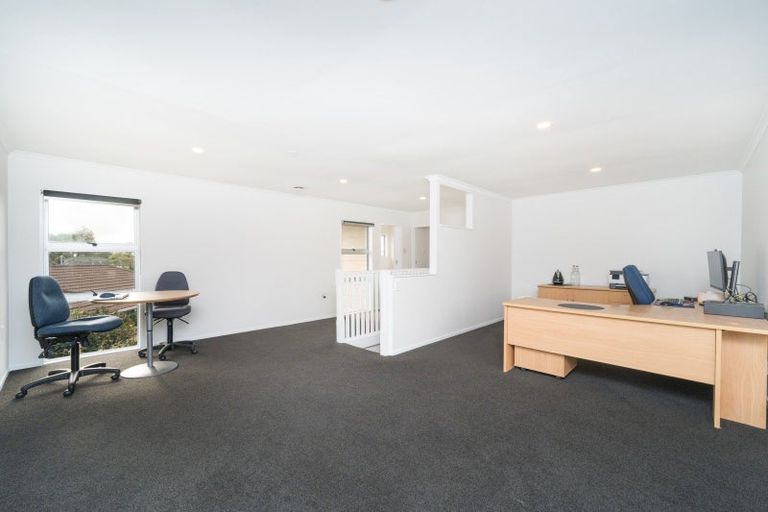 Photo of property in 8 Aintree Crescent, Awapuni, Palmerston North, 4412