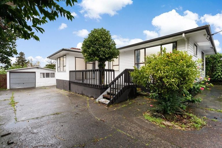 Photo of property in 128 Cobham Crescent, Kelston, Auckland, 0602