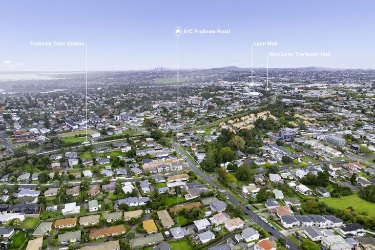 Photo of property in 3/51 Fruitvale Road, New Lynn, Auckland, 0600