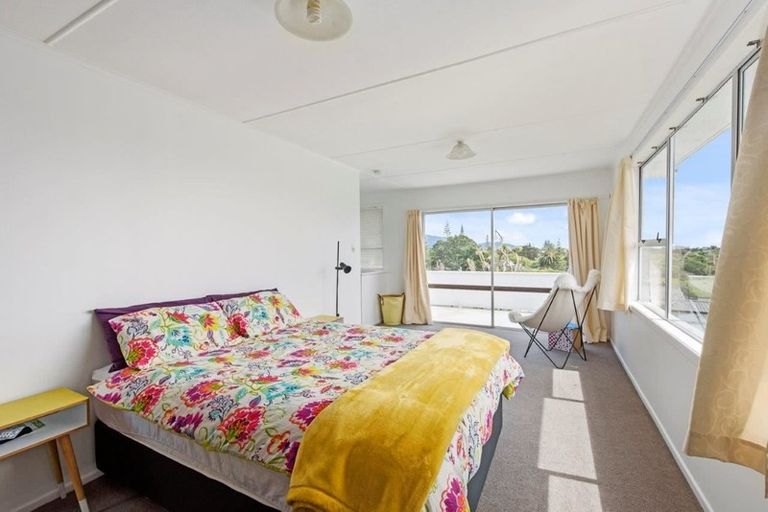 Photo of property in 6 Kaitawa Street, Waikanae Beach, Waikanae, 5036