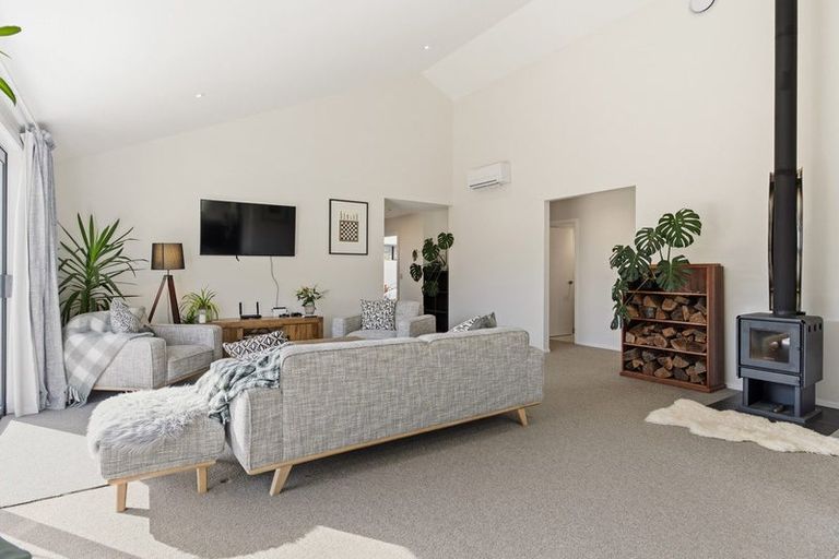 Photo of property in 6 Rill Lane, Jacks Point, 9371