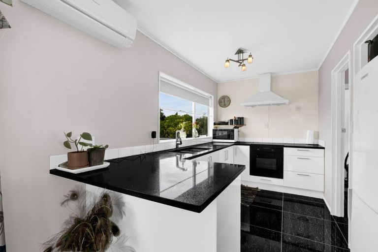 Photo of property in 2/6 Wicklow Place, Bell Block, New Plymouth, 4312