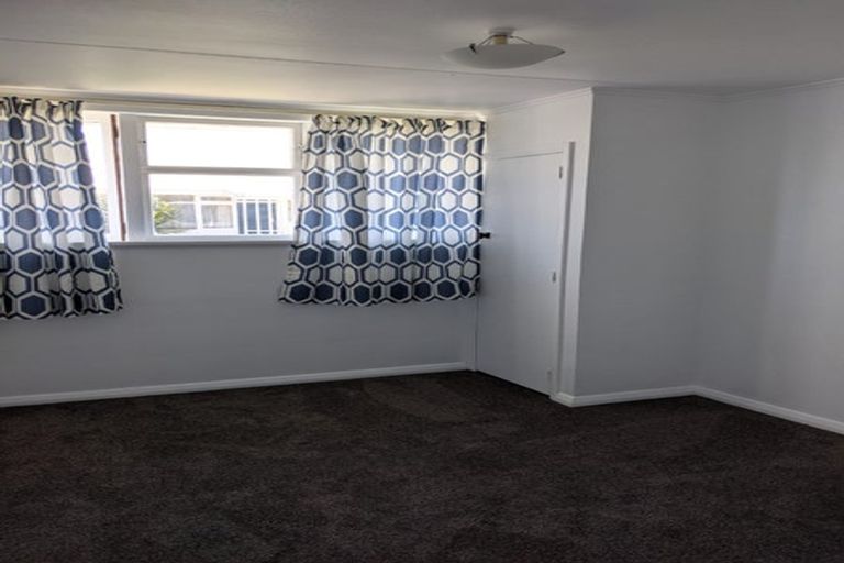 Photo of property in 9 Temuera Street, Otaki, 5512