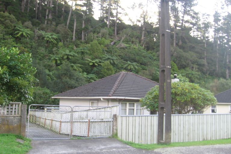 Photo of property in 38 Sunny Grove, Wainuiomata, Lower Hutt, 5014