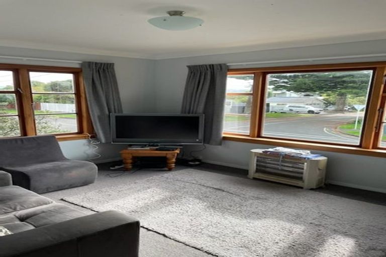 Photo of property in 9 Nikau Street, Eastbourne, Lower Hutt, 5013
