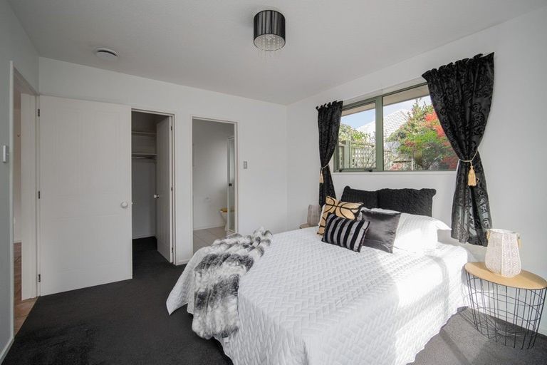 Photo of property in 12 Murfitt Place, Sockburn, Christchurch, 8042