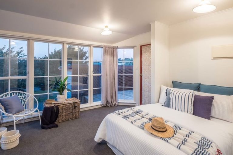 Photo of property in 4 Gavin Road, Raumati Beach, Paraparaumu, 5032